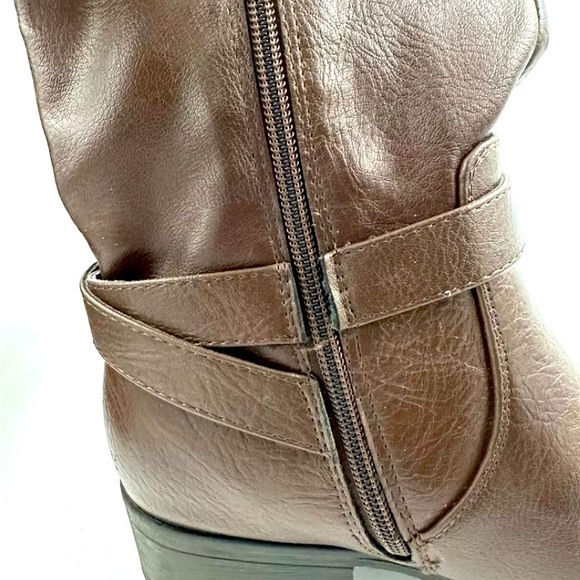 Croft & Barrow Women's Peyote Knee-High Zip Up Fashion Boots
Brown Size 8 - Picture 5 of 7